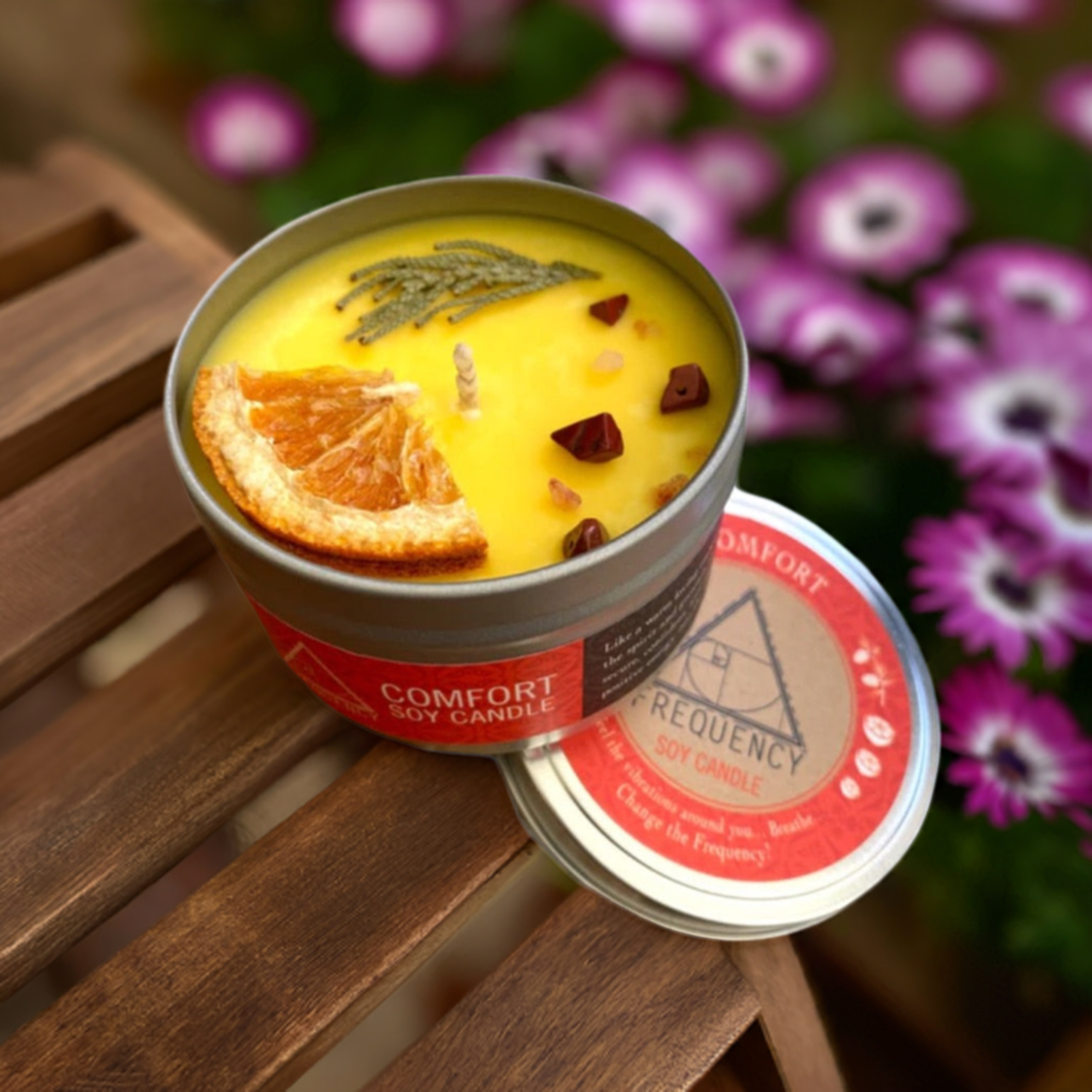 essential oil candle with crystals for comfort