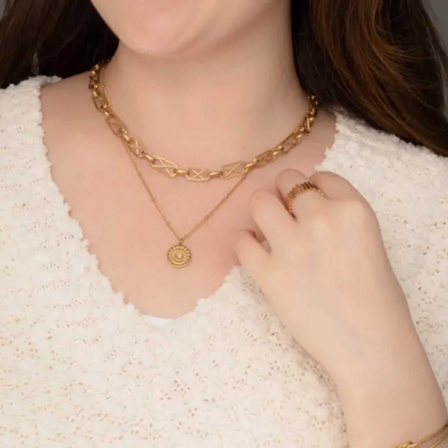 Sun ray pendent necklace with zircon diamond center